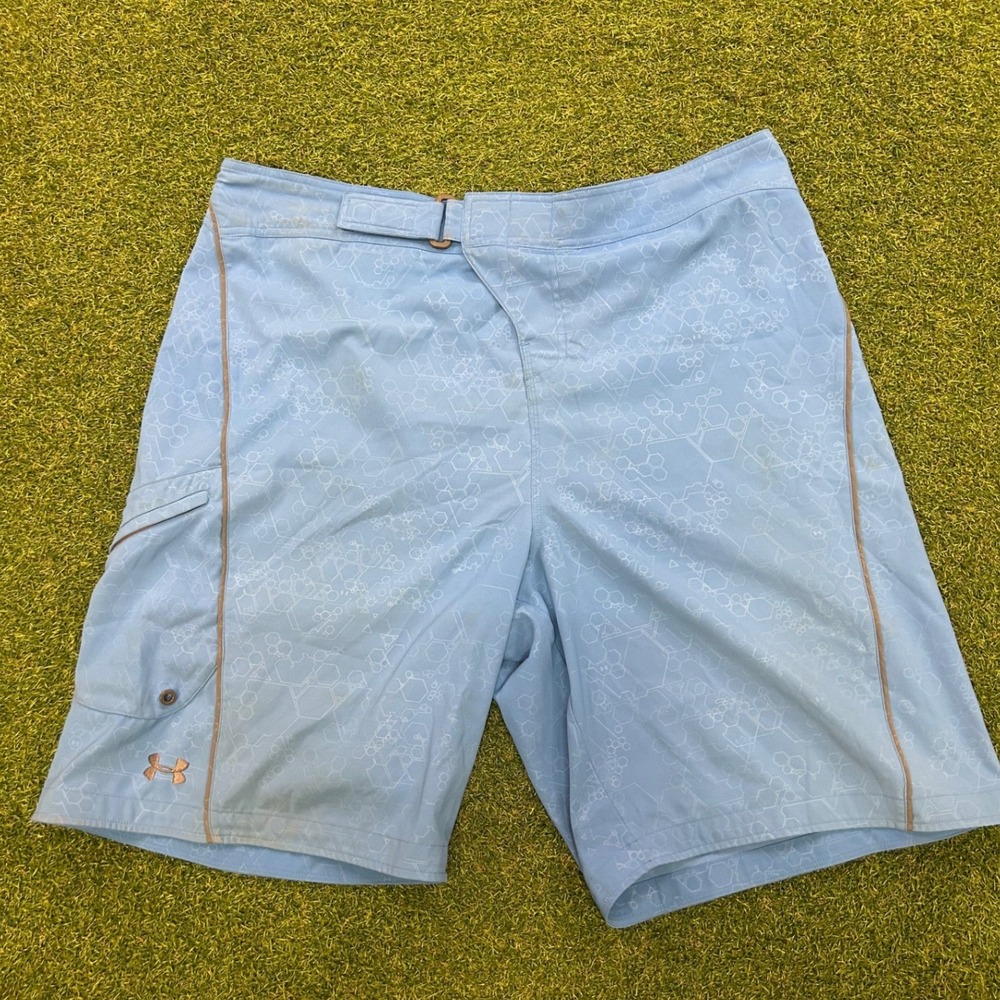 Under Armour Mens Blue Hexagon Pattern Board Shorts Size 38 Cargo Pocket